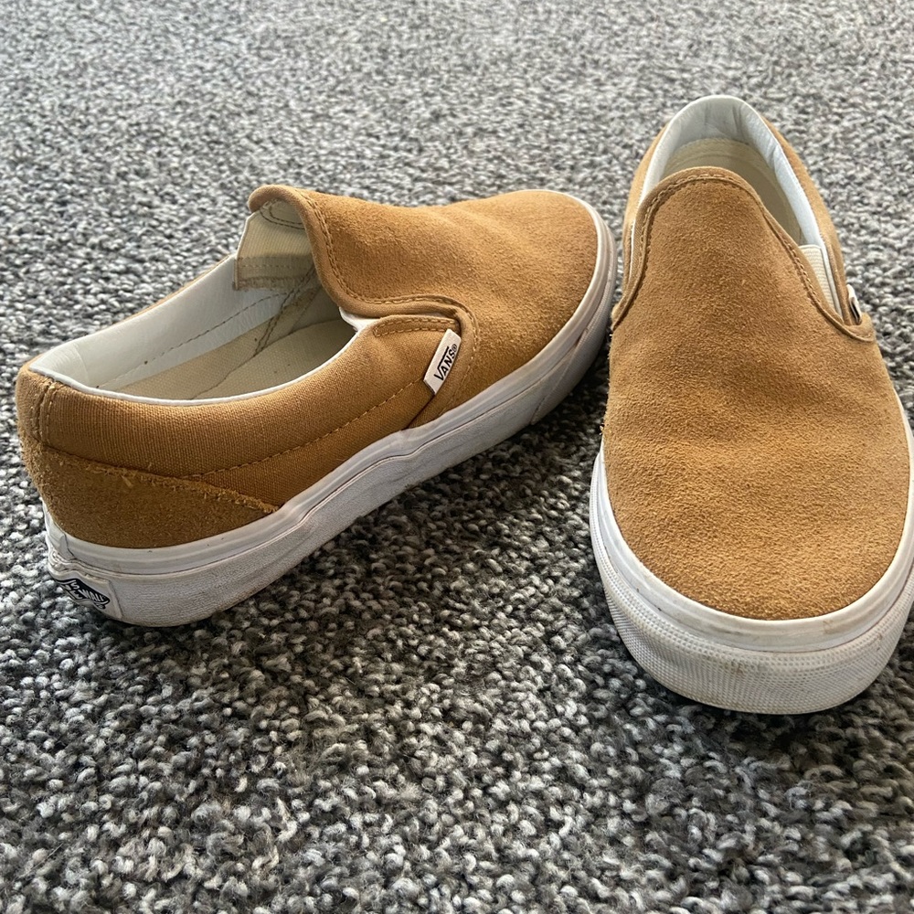 Women’s Size 6 Suede Slip On Vans